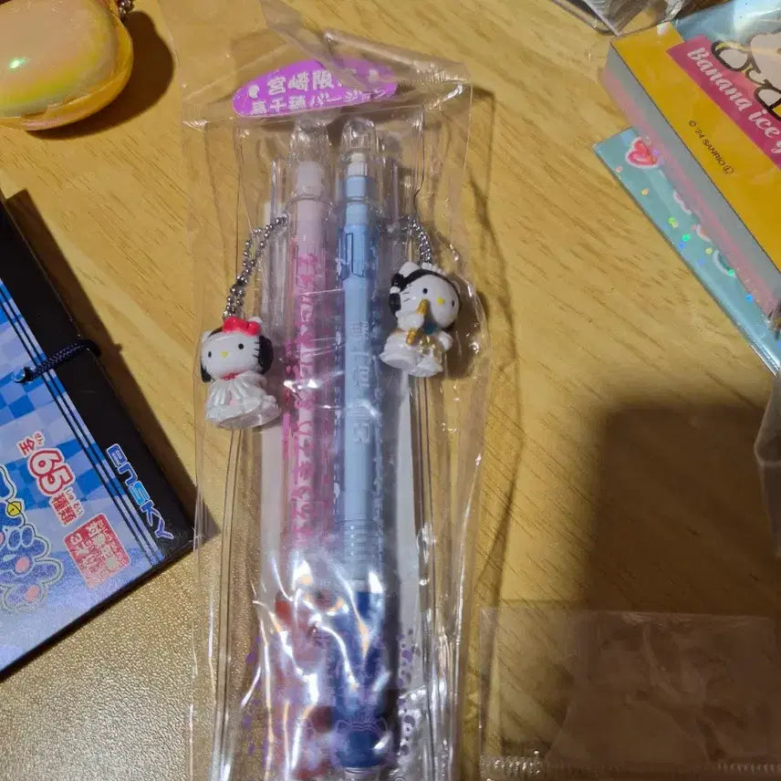 [BUNJANG] Hello Kitty Sharp Pen Set (Miyazaki Limited Edition) / 헬로키티 샤프 볼펜 세트 (미야자키 한정)