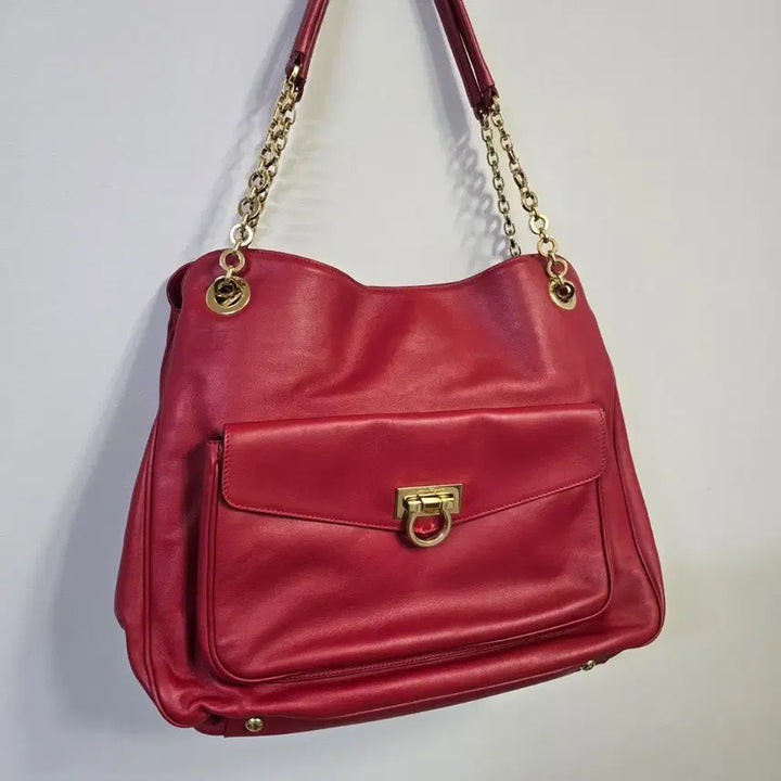 [BUNJANG] Salvatore Ferragamo Gancini Chain Shoulder Bag / 페라가모 간치니 체인 숄더백