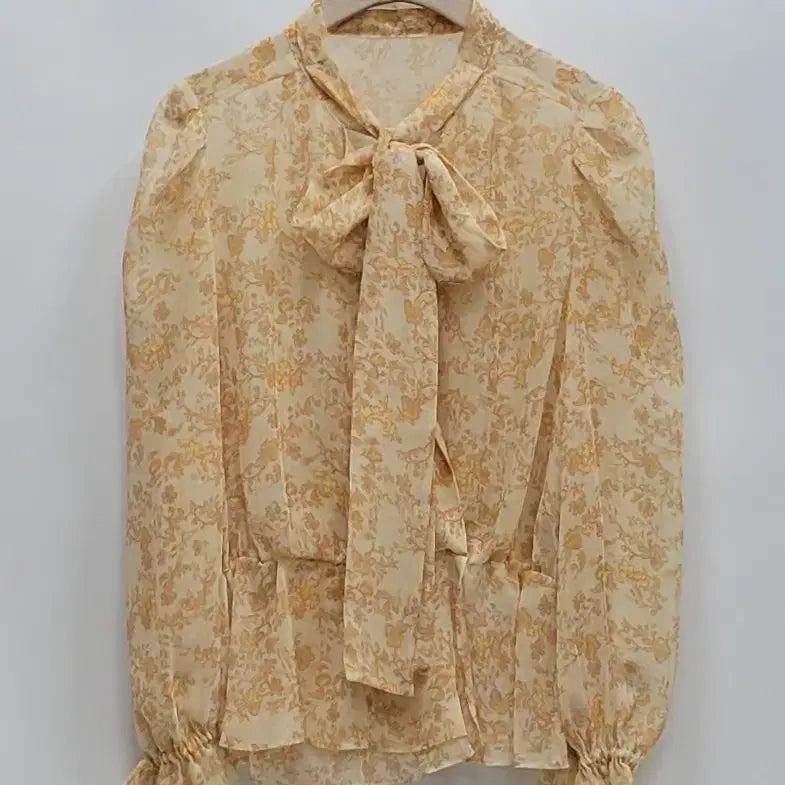 [SOLD OUT] SISLEY 20SS 시슬리 플라워 랩 블라우스 / 여 85 (42)
