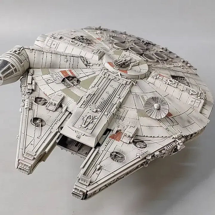 [BUNJANG] Bandai Star Wars 1/144 Millennium Falcon Painted Model / 반다이 스타워즈 1/144 밀레니엄팔콘 도색완성작 Bandai