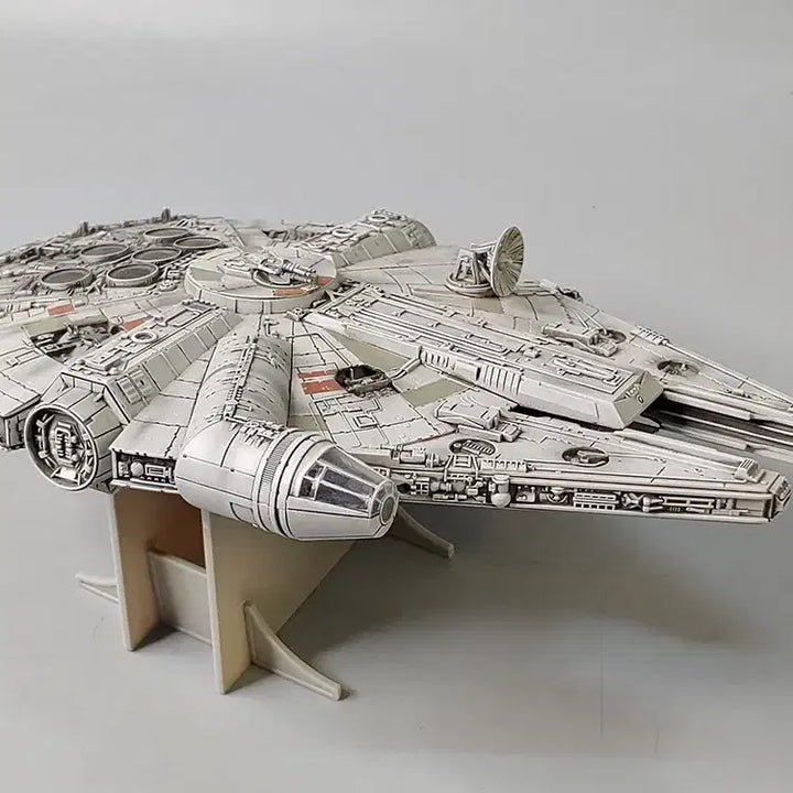 [BUNJANG] Bandai Star Wars 1/144 Millennium Falcon Painted Model / 반다이 스타워즈 1/144 밀레니엄팔콘 도색완성작 Bandai