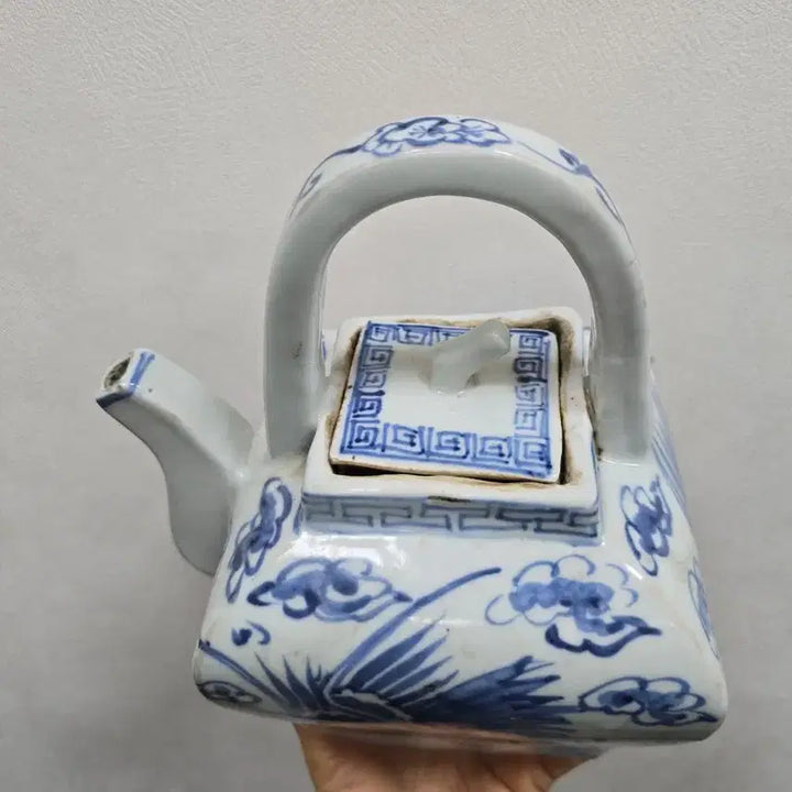 [BUNJANG] Antique Blue and White Porcelain Cloud and Crane Square Teapot / 골동품 청화백자 운학문 사각 주전자