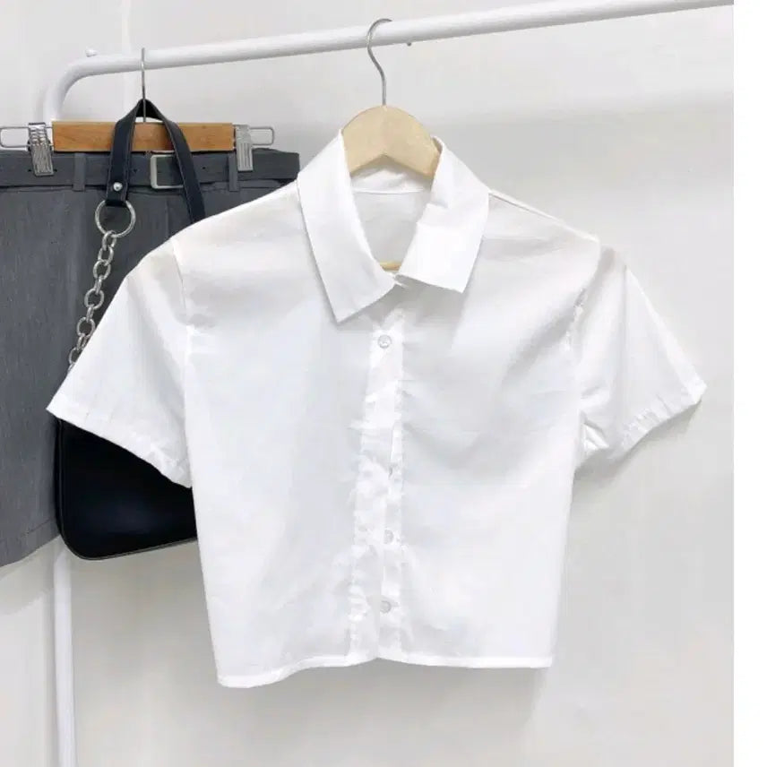 [BUNJANG] Cropped Half Sleeve Shirt with Back Banding / 크롭 뒷밴딩 반팔 셔츠 남방