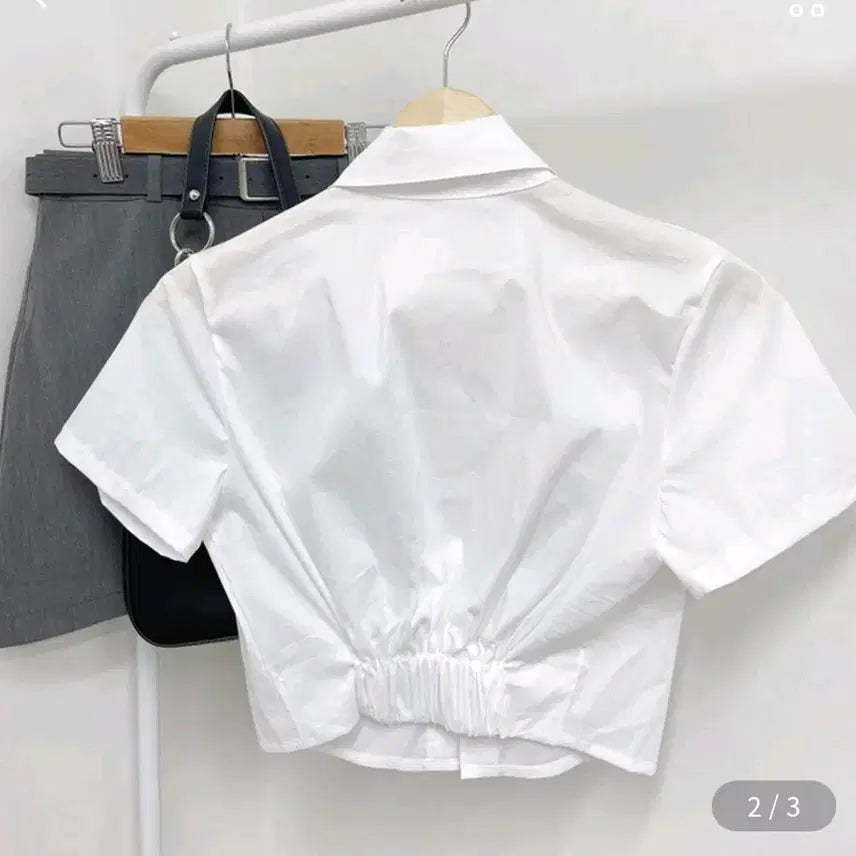 [BUNJANG] Cropped Half Sleeve Shirt with Back Banding / 크롭 뒷밴딩 반팔 셔츠 남방