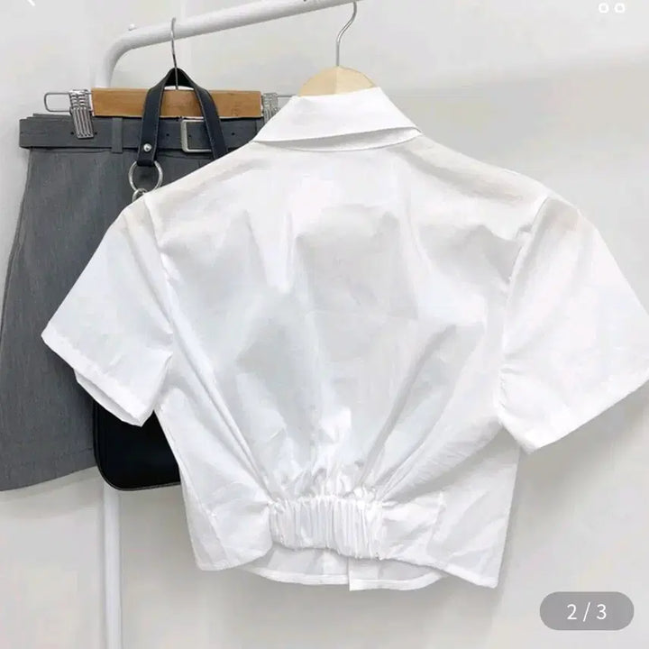 [BUNJANG] Cropped Half Sleeve Shirt with Back Banding / 크롭 뒷밴딩 반팔 셔츠 남방