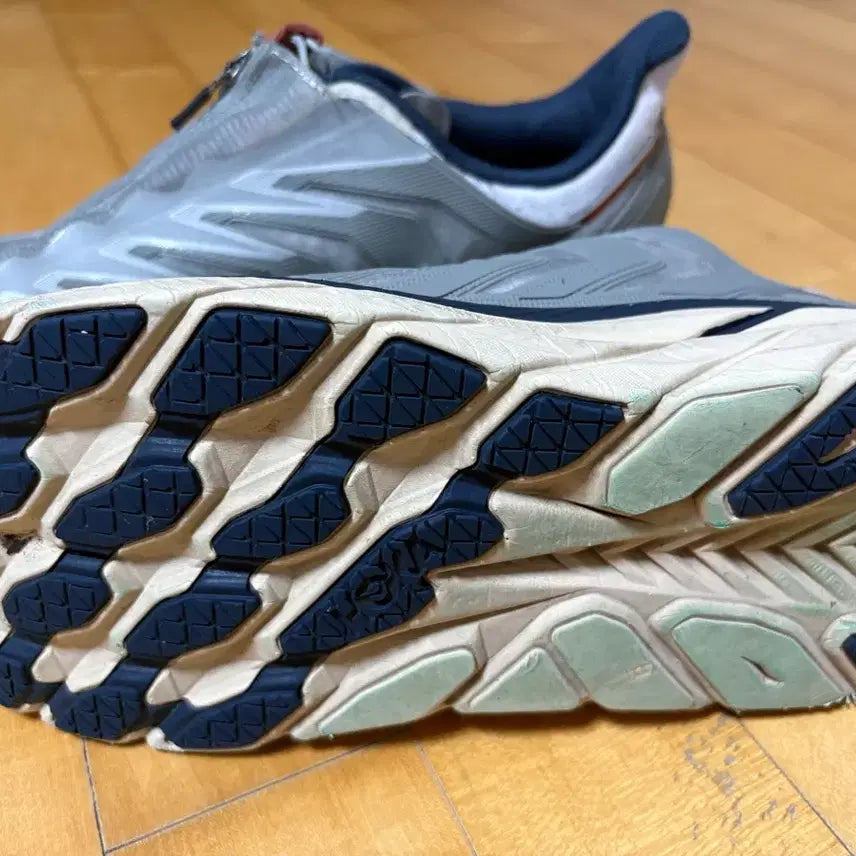 [BUNJANG] Hoka Clifton Project 275 Sneakers / 호카 클리프톤 프로젝트 275
