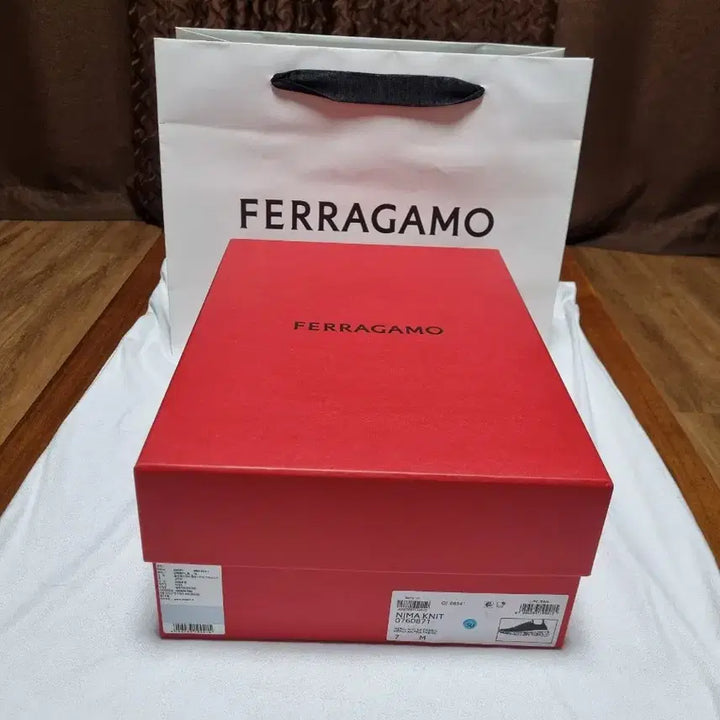 [BUNJANG] Ferragamo Knit Sneakers - Black - Women&