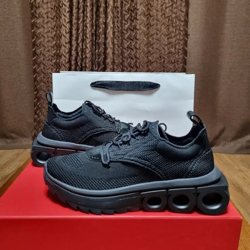 [BUNJANG] Ferragamo Knit Sneakers - Black - Women&