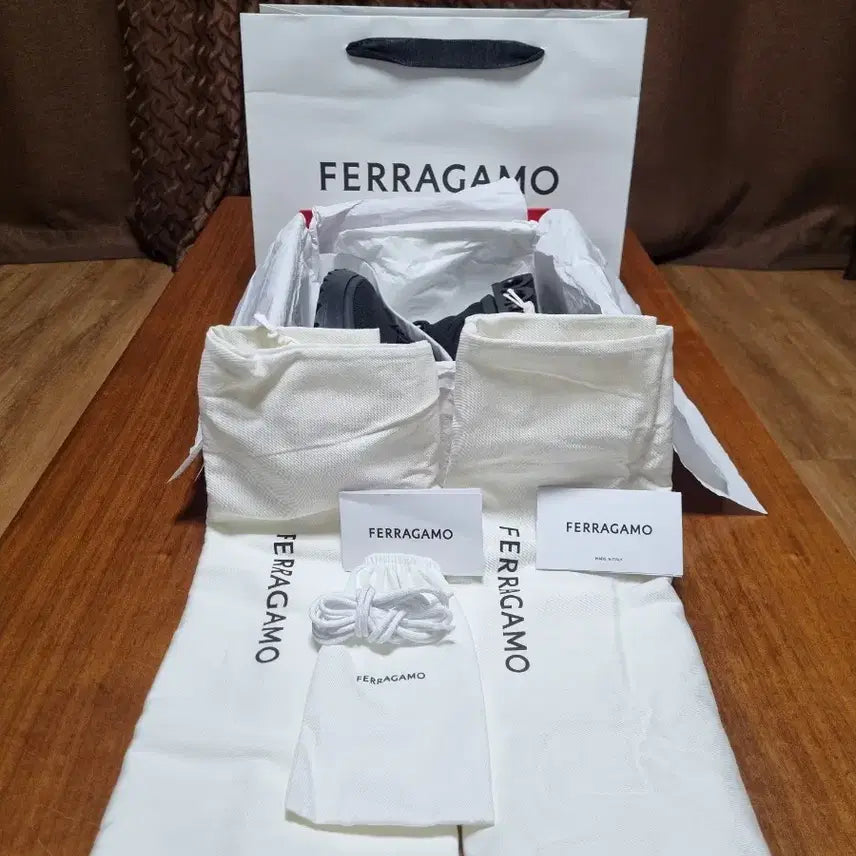 [BUNJANG] Ferragamo Knit Sneakers - Black - Women&