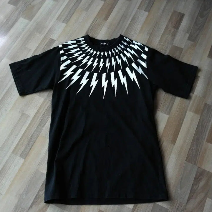 [BUNJANG] Neil Barrett Logo T-Shirt / 닐 바렛티셔츠/95사이즈/최상급