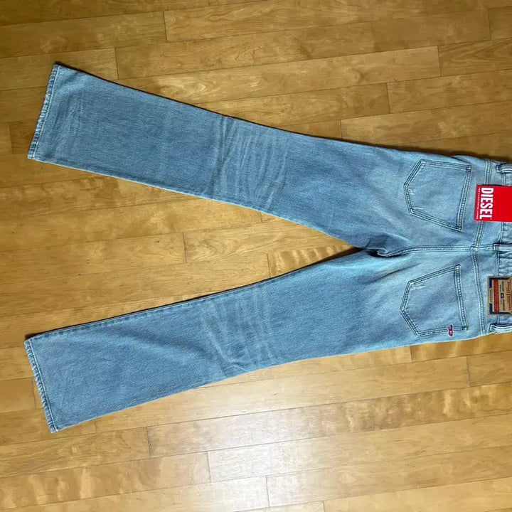 [BUNJANG] Diesel D-Buck Bootcut Jeans / 디젤 D-buck 부츠컷 09H39 W29 L32 새상품