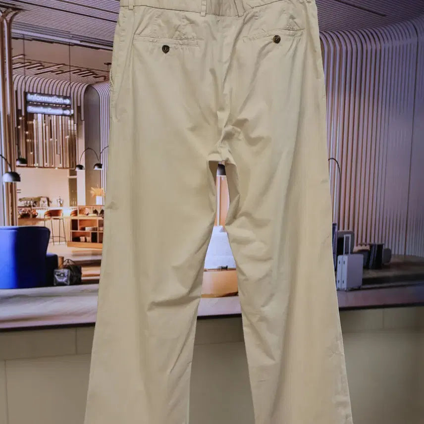 [SOLD OUT] 버버리 특유 감성 담긴 데일리 코튼 팬츠