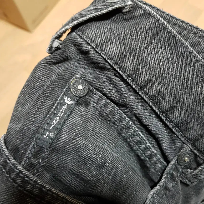 [BUNJANG] Giorgio Armani Black Washed Denim Jeans Size 32 / 32 / 아르마니 진/ 흑청데님 / 420-330