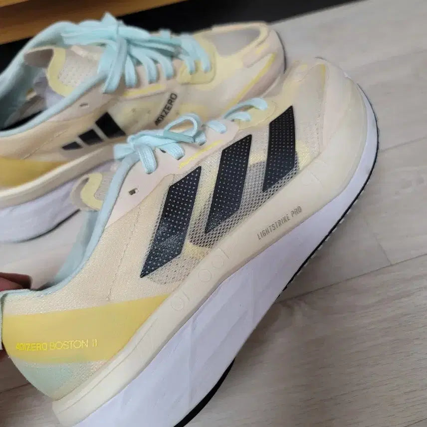 [BUNJANG] Adidas Adizero Sneakers Ivory/Black 245 / 아디다스 아디제로 운동화 아이보리/블랙 245