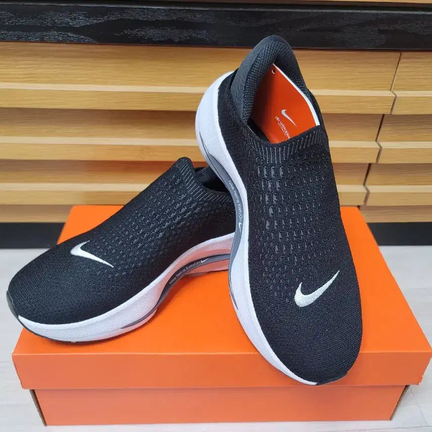 [BUNJANG] Nike Slip-On Black Sneakers 245 / 나이키 슬립온 블랙 운동화 245 새제품