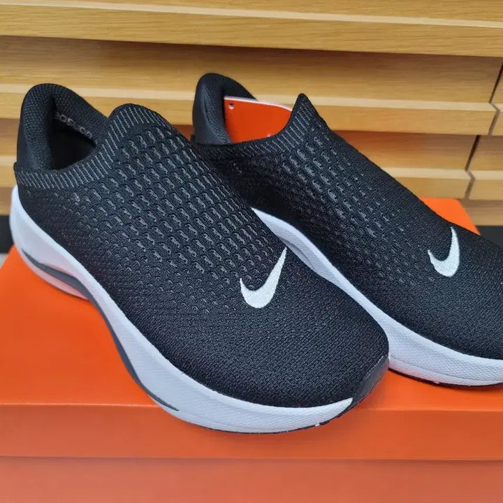 [BUNJANG] Nike Slip-On Black Sneakers 245 / 나이키 슬립온 블랙 운동화 245 새제품