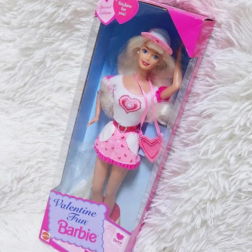 [BUNJANG] Valentine Fun Barbie Doll (Unsealed) Vintage Barbie / 빈티지 미개봉 발렌타인 펀 바비인형 90년대 한정 빈티지 바비