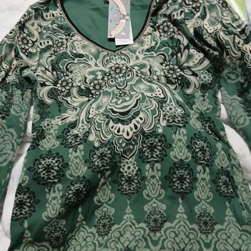 [BUNJANG] Vanilla Sugar Floral Print T-Shirt / 바닐라슈가 플라워티셔츠
