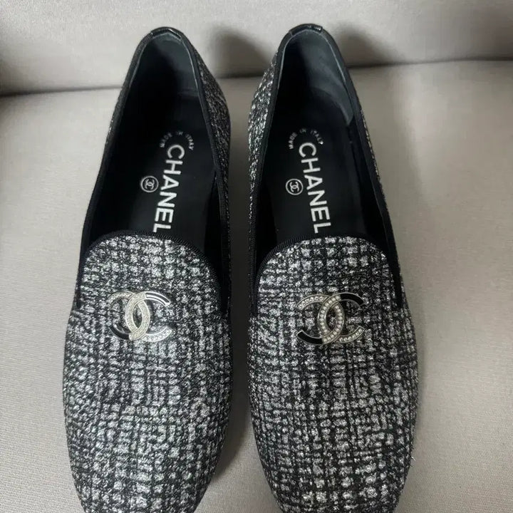 [BUNJANG] Chanel Glitter Tweed Loafers / 샤넬 로퍼 230