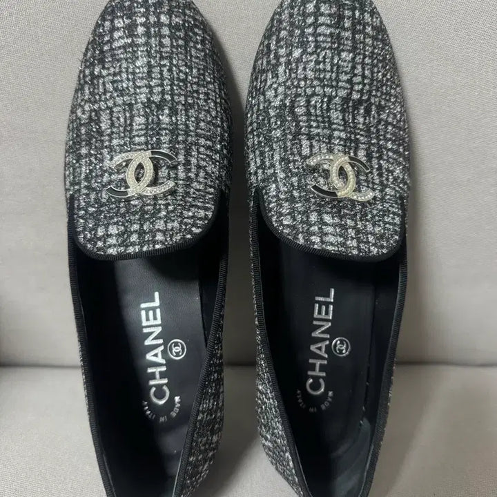 [BUNJANG] Chanel Glitter Tweed Loafers / 샤넬 로퍼 230