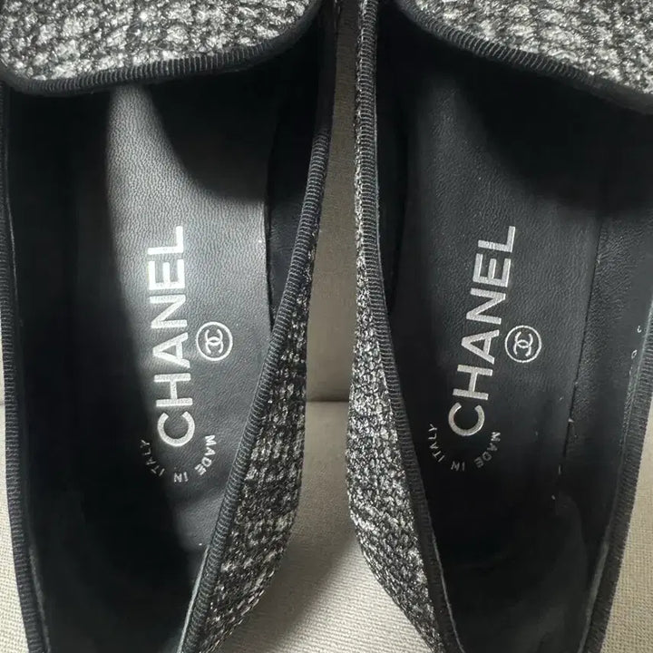 [BUNJANG] Chanel Glitter Tweed Loafers / 샤넬 로퍼 230