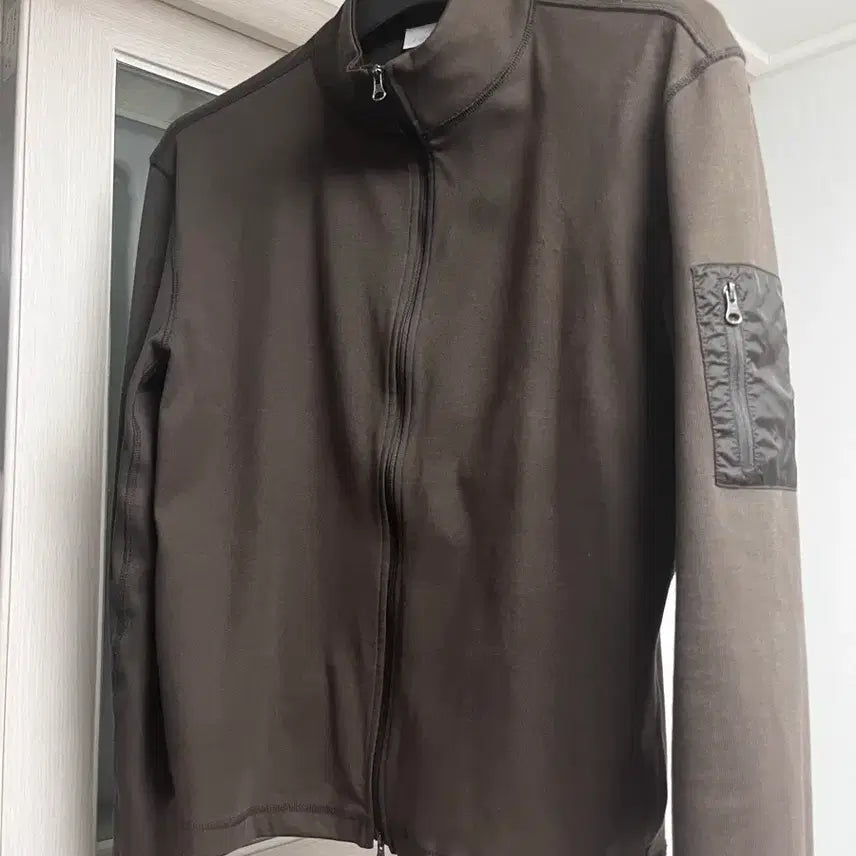 [BUNJANG] AMOMENTO 26SS Pocket Zip Up Jumper Brown / 아모멘토 26ss POCKET ZIP UP JUMPER BROWN