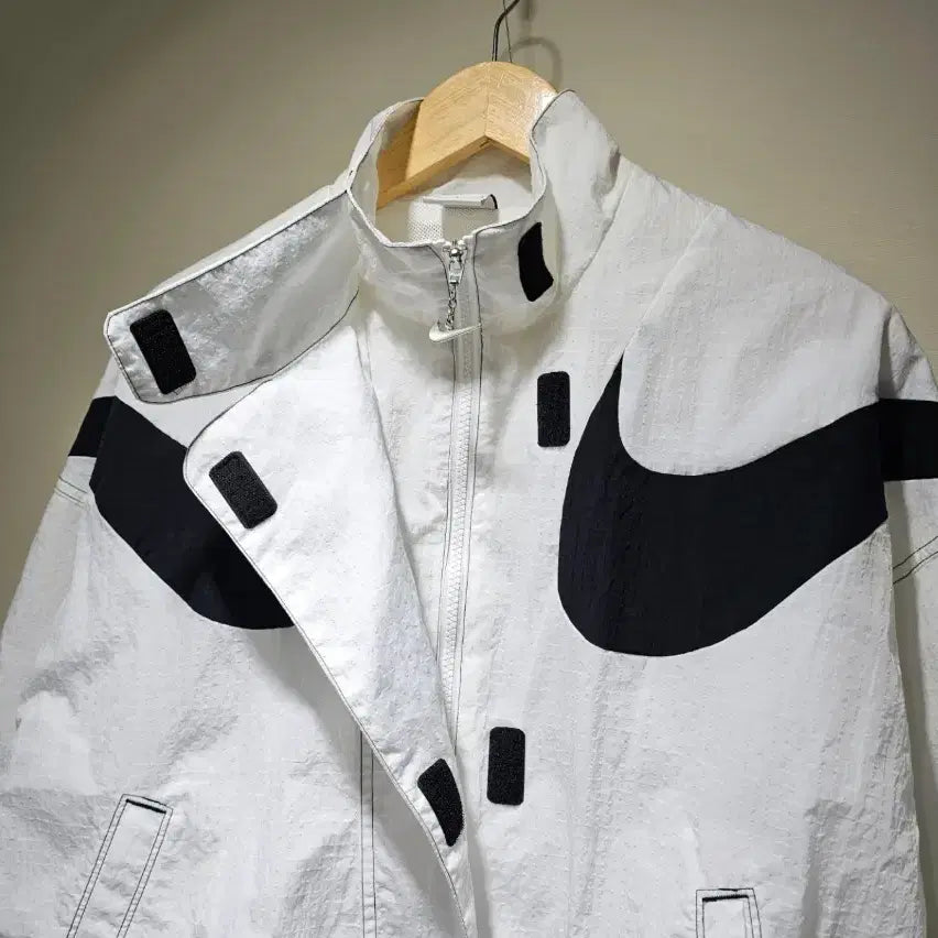 [BUNJANG] Nike Swoosh Windbreaker Jacket - Size S / 나이키 스우시 바람막이 S사이즈