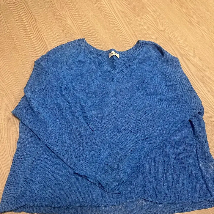 [BUNJANG] Thelirai Pullover V-Neck Blue Knit Sweater / 더라이 풀오버 블루 니트