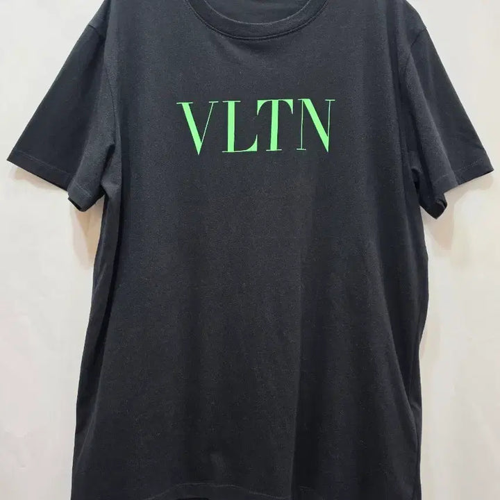 [BUNJANG] Valentino VLTN Black Short Sleeve Men&