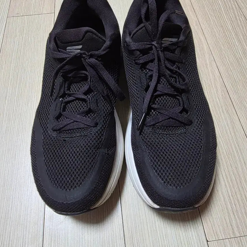 [SOLD OUT] 남자 남성 270mm)  스케쳐스 고런 슈퍼소닉 맥스  러닝화 런닝화