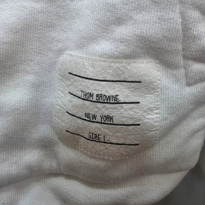 [BUNJANG] (정품)톰브라운 삼선 화이트 남성 후드집업 / (정품)톰브라운 삼선 화이트 남성 후드집업