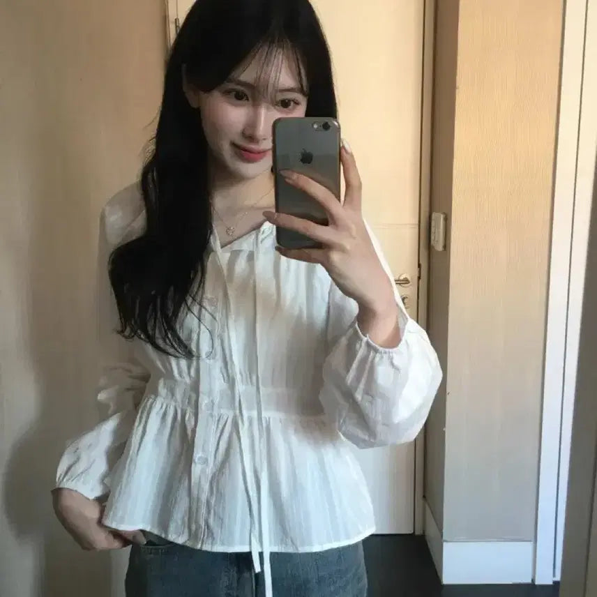 [BUNJANG] 화이트 핀턱 블라우스 셔링 퍼프 소매 / 화이트 핀턱 블라우스 셔링 퍼프 소매