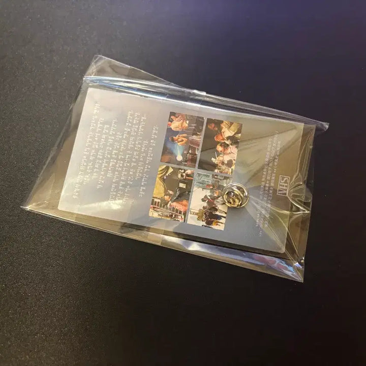 [BUNJANG] Swallowtail Butterfly Badge (Sealed) / 스왈로우테일 버터플라이 뱃지 미개봉