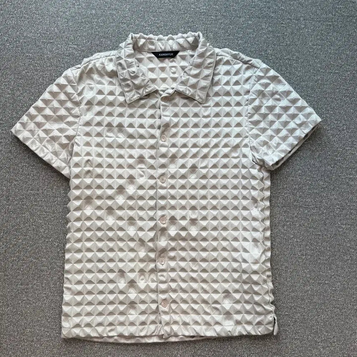 [BUNJANG] Kanghyuk 22SS Pyramid Embossing Airbag Half Shirt XL / 22SS 강혁 피라미드 엠보싱 에어백 하프 셔츠 XL