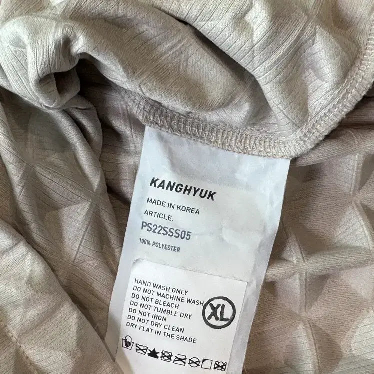 [BUNJANG] Kanghyuk 22SS Pyramid Embossing Airbag Half Shirt XL / 22SS 강혁 피라미드 엠보싱 에어백 하프 셔츠 XL