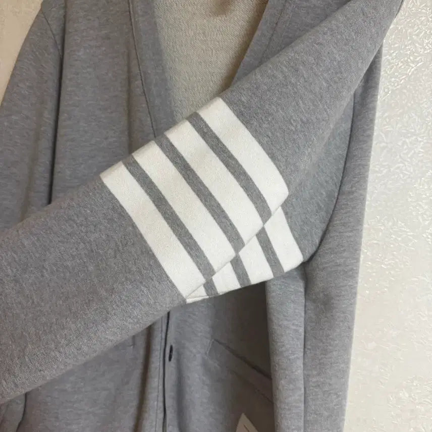 [BUNJANG] Thom Browne Cardigan Sweatshirt Light Grey Size 3 / 톰브라운 맨투맨 가디건 라이트그레이 3사이즈