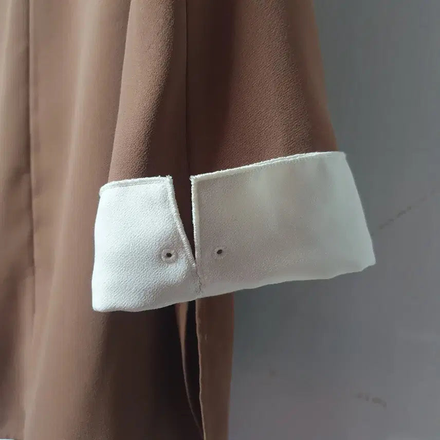 [SOLD OUT] 아이잗바바 블라우스 브라운 여성66