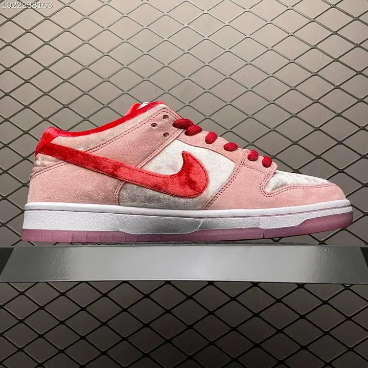 [SOLD OUT] 나이키 덩크 로우 핑크 벨벳 스니커즈