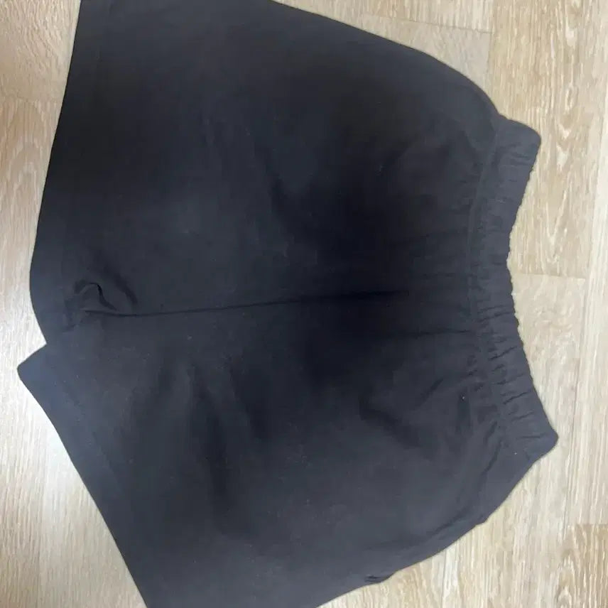 [SOLD OUT] 에이블리 검정색 3부 반바지