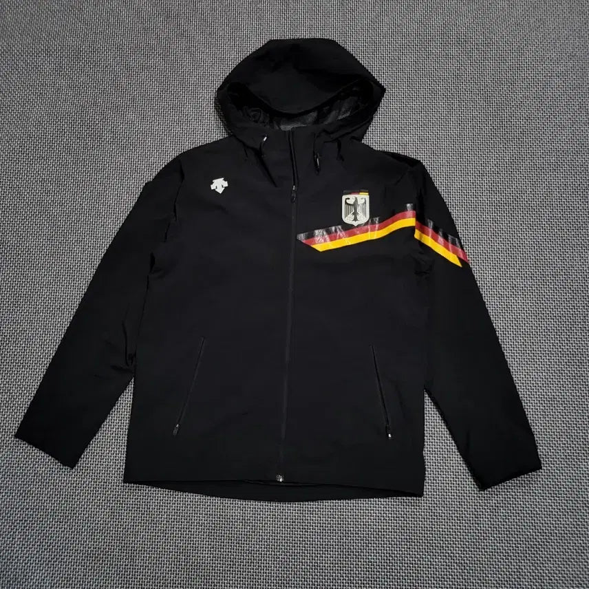 [SOLD OUT] 데상트 독일 바람막이 자켓 블랙 (100)
