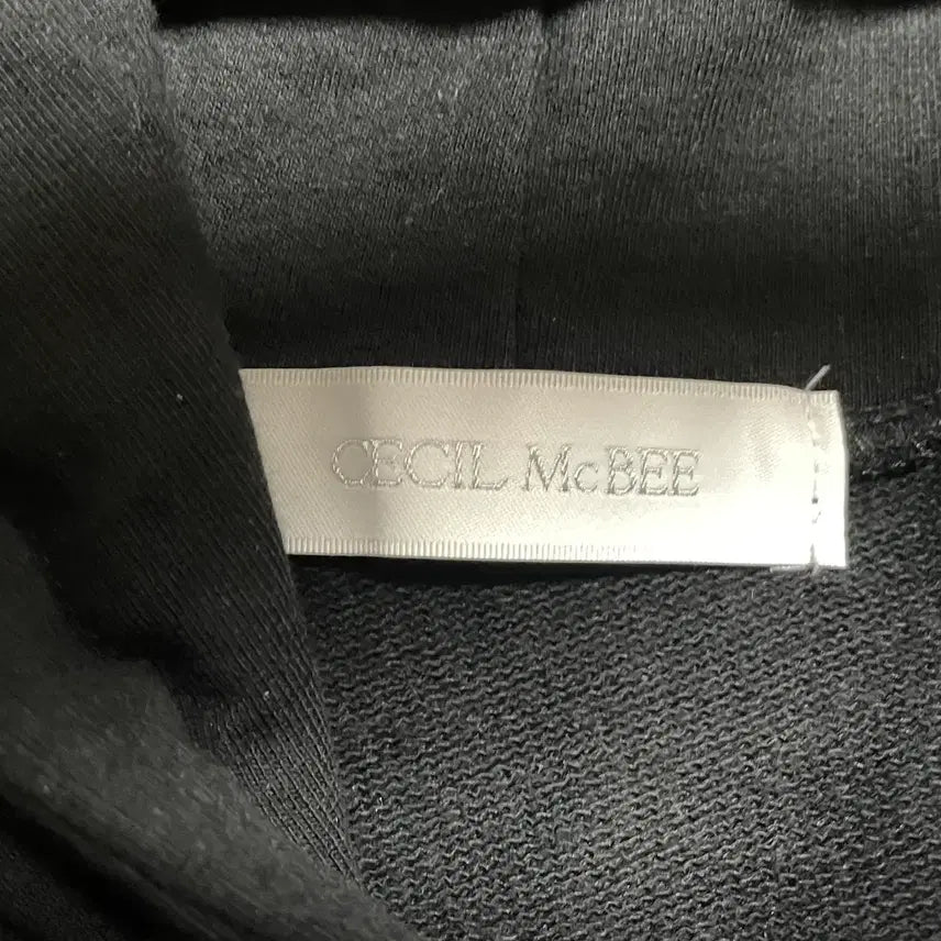 [BUNJANG] CECIL McBEE Black Cubic Crop Hooded Zip-up / JPN 일본 빈티지 Y2K 갸루 세실맥비 블랙 큐빅 크롭 후드집업 M