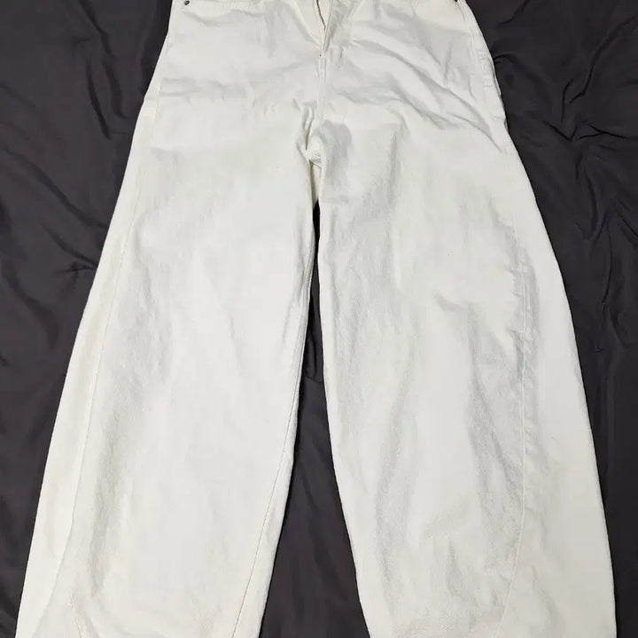 [BUNJANG] NOWN Wide Curved Denim Pants White Size 1 / 노운 와이드 커브드 데님팬츠 화이트 1사이즈