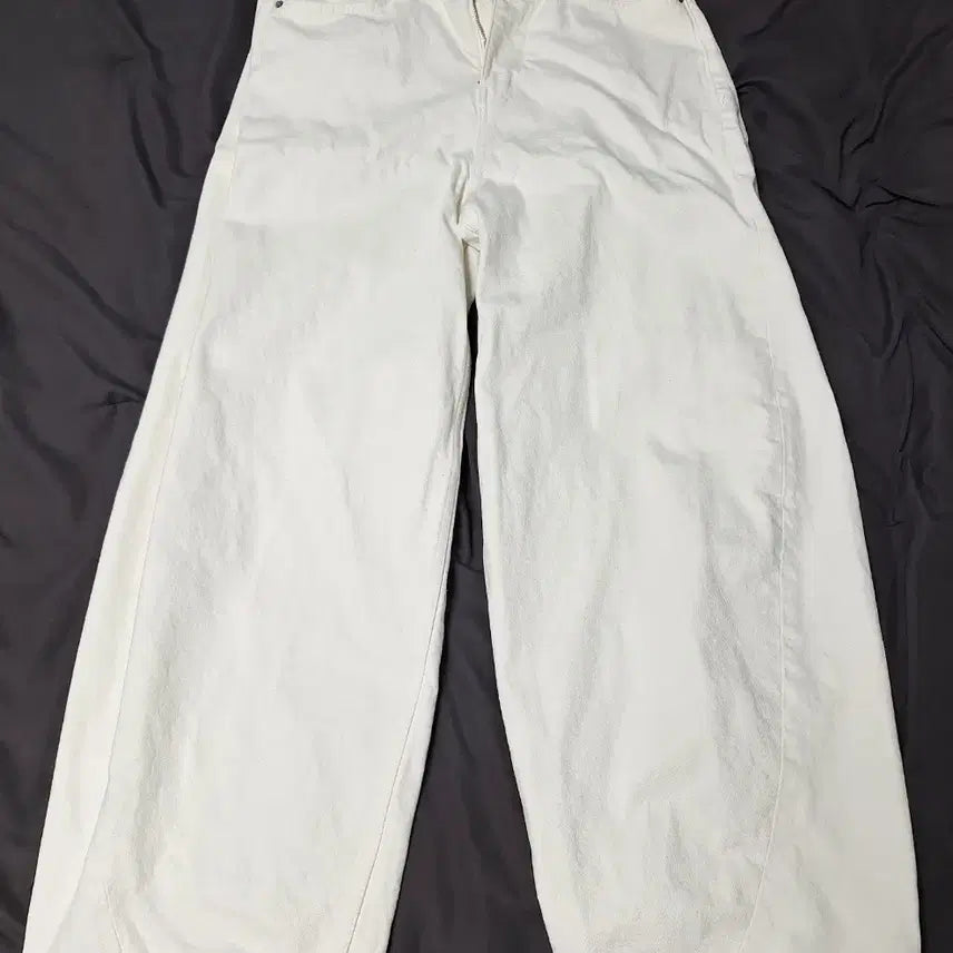 [BUNJANG] NOWN Wide Curved Denim Pants White Size 1 / 노운 와이드 커브드 데님팬츠 화이트 1사이즈