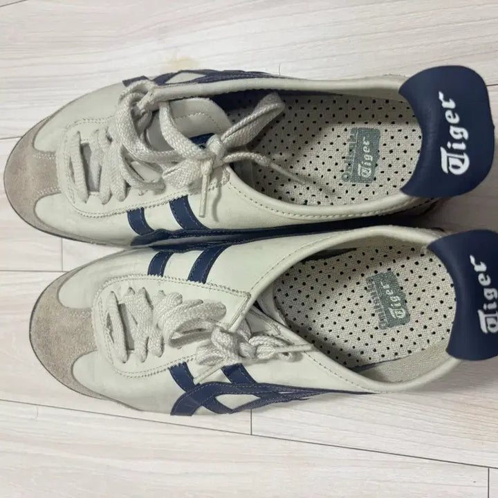 [SOLD OUT] 오니츠카타이커 팝니다