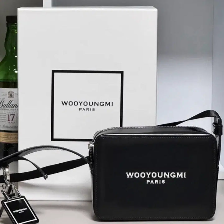 [SOLD OUT] 우영미 스퀘어 크로스백 블랙 풀박스 풀구성 새상품