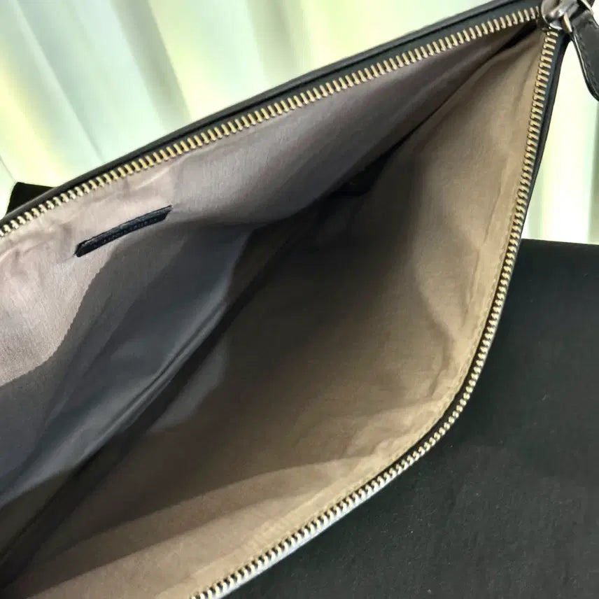 [BUNJANG] Bottega Veneta Intrecciato Black Clutch / [신품급] 보테가베네타 인트레치아토 블랙 클러치