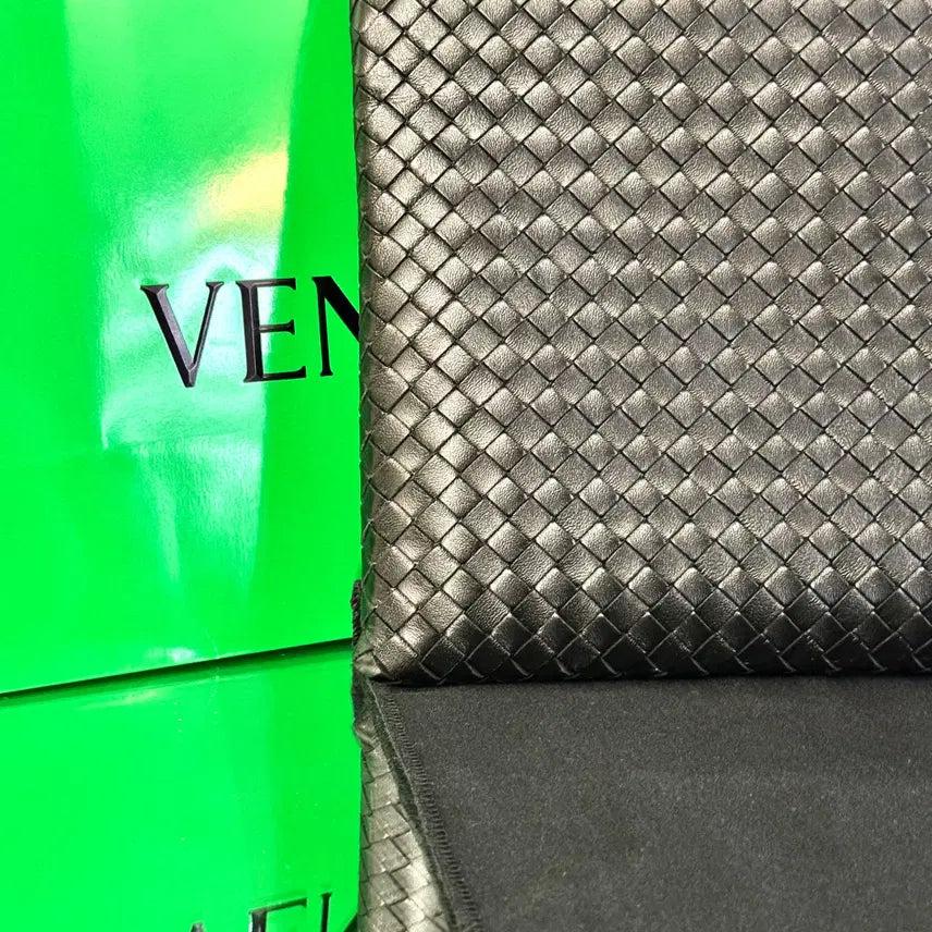 [BUNJANG] Bottega Veneta Intrecciato Black Clutch / [신품급] 보테가베네타 인트레치아토 블랙 클러치
