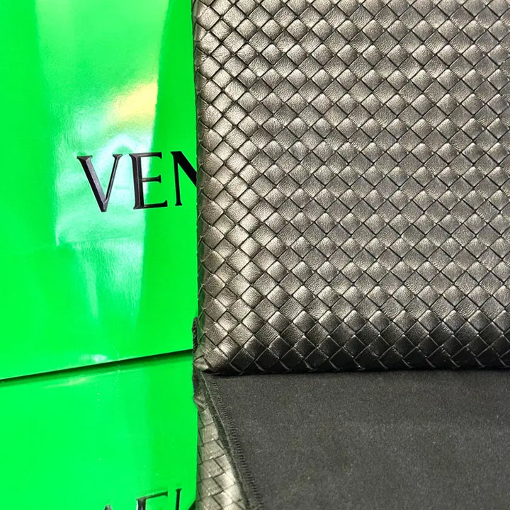 [BUNJANG] Bottega Veneta Intrecciato Black Clutch / [신품급] 보테가베네타 인트레치아토 블랙 클러치