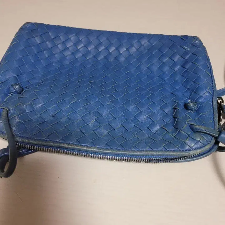[BUNJANG] Bottega Veneta Intrecciato Crossbody Bag / 보테가 베네타 인트레치아토 크로스백 블루
