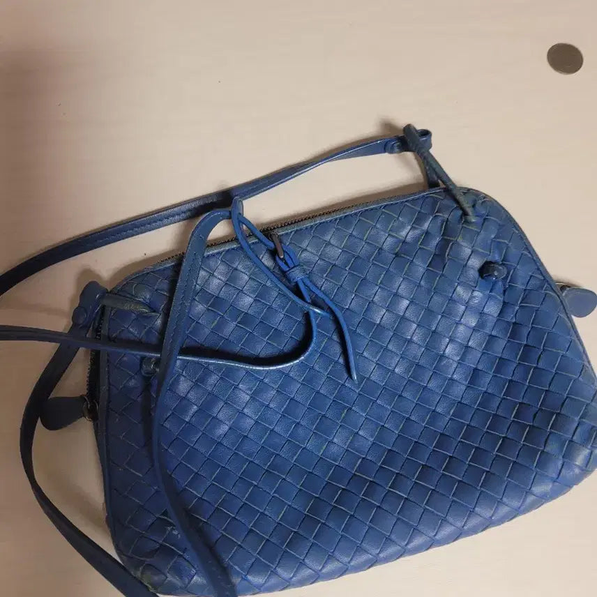 [BUNJANG] Bottega Veneta Intrecciato Crossbody Bag / 보테가 베네타 인트레치아토 크로스백 블루